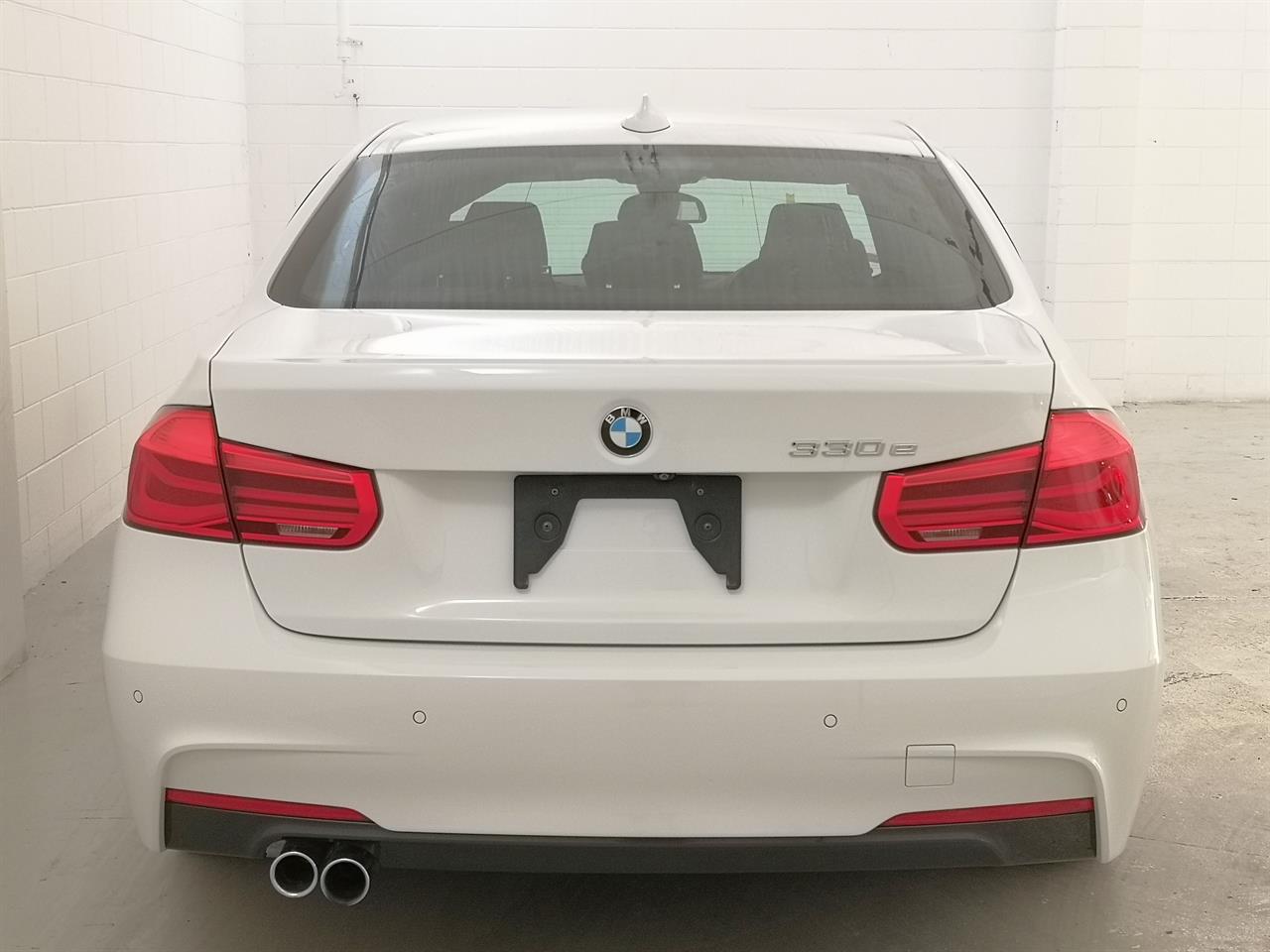 2018 BMW 330e