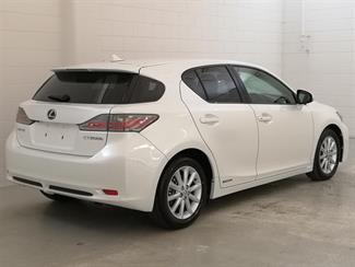 2013 Lexus CT 200H - Thumbnail