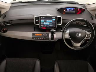 2013 Honda Freed - Thumbnail