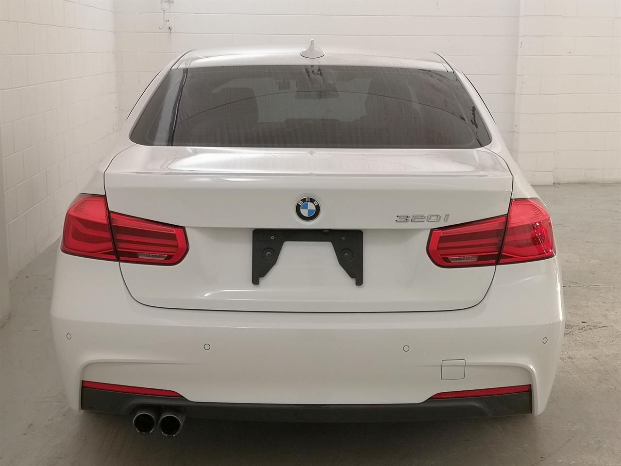 2016 BMW 320i