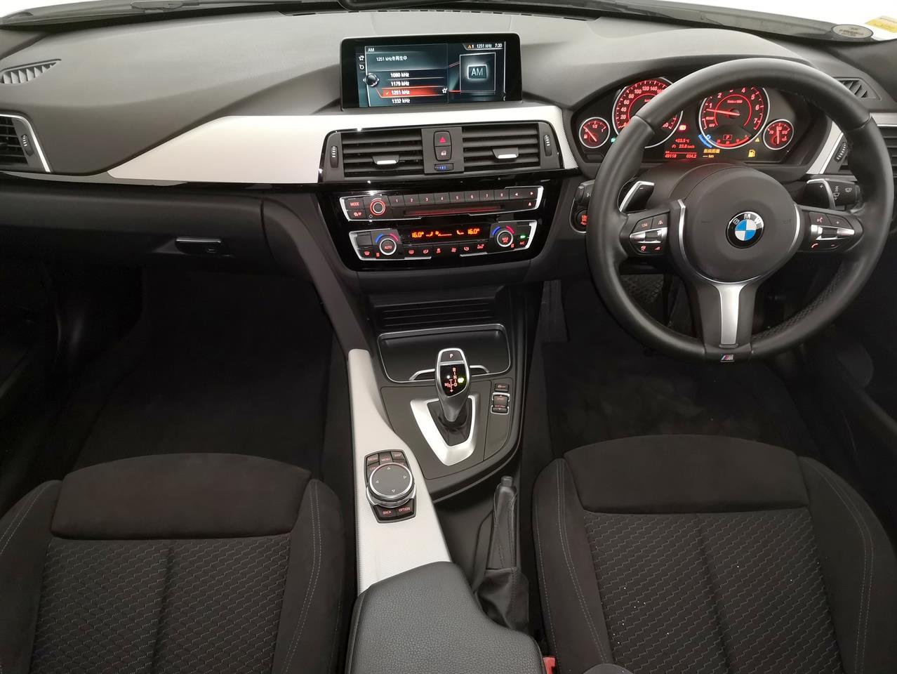 2016 BMW 320i