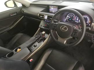 2013 Lexus IS 300H - Thumbnail