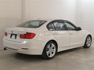 2012 BMW 320i - Thumbnail