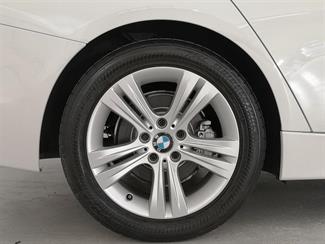 2012 BMW 320i - Thumbnail