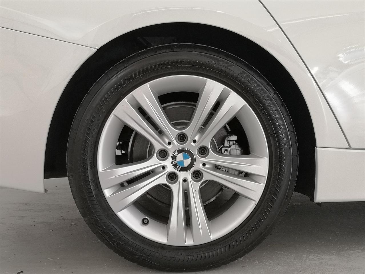 2012 BMW 320i