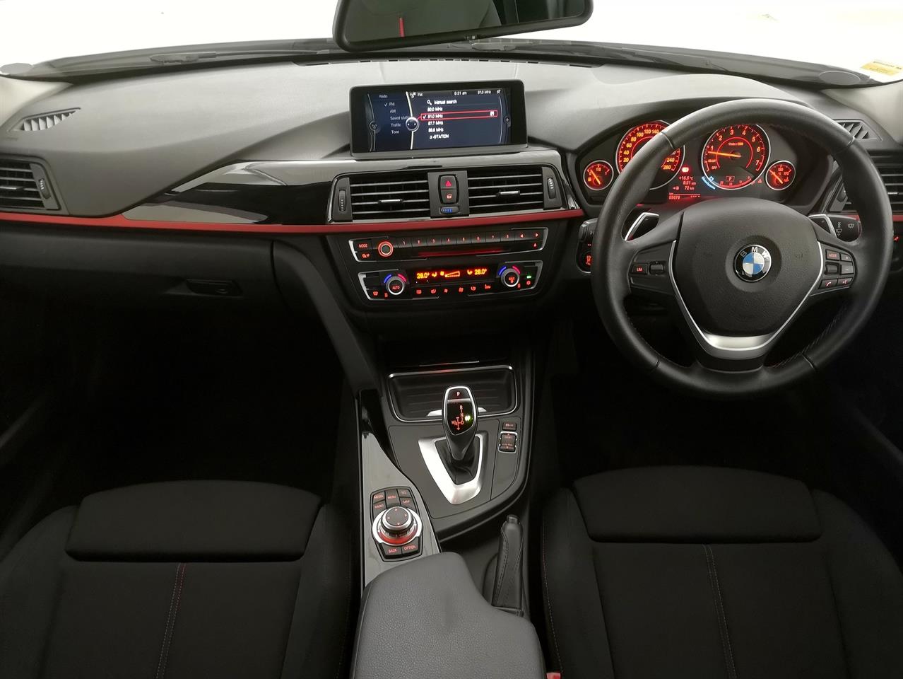 2012 BMW 320i