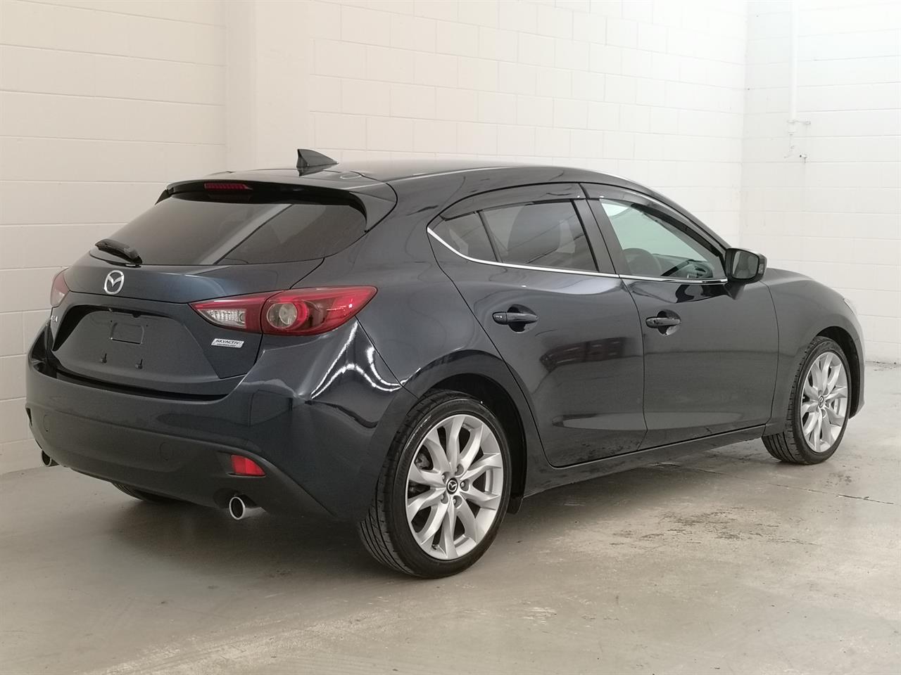 2015 Mazda Axela