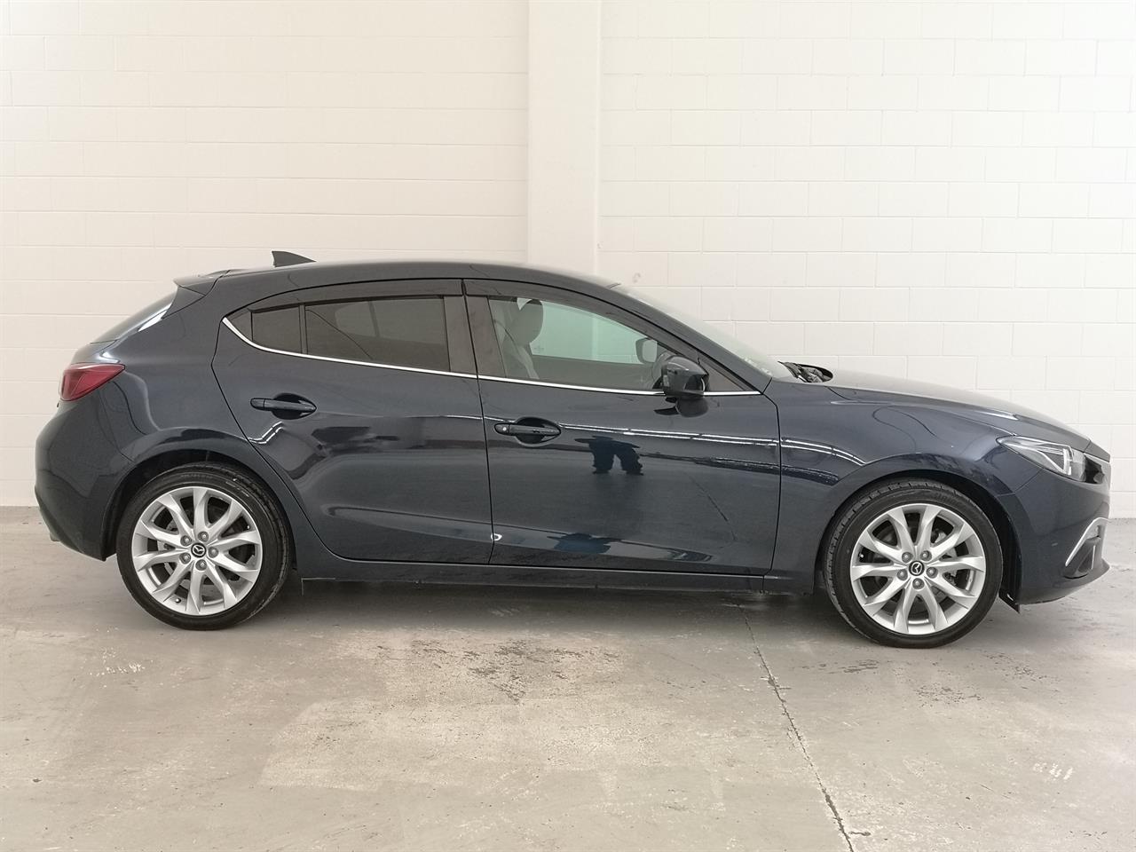 2015 Mazda Axela