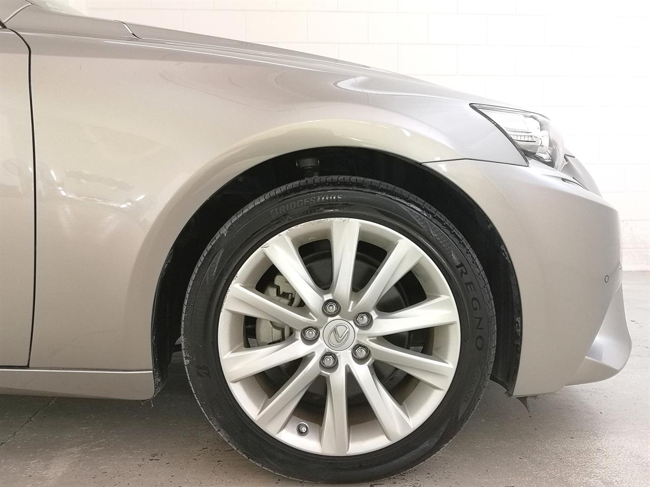 2013 Lexus IS 300H