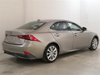 2013 Lexus IS 300H - Thumbnail