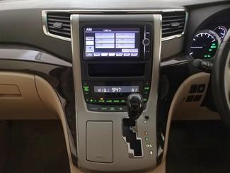 2014 Toyota Alphard - Thumbnail