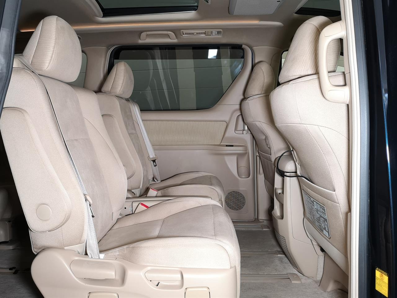 2014 Toyota Alphard