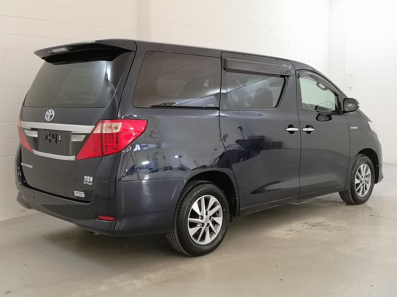 2014 Toyota Alphard