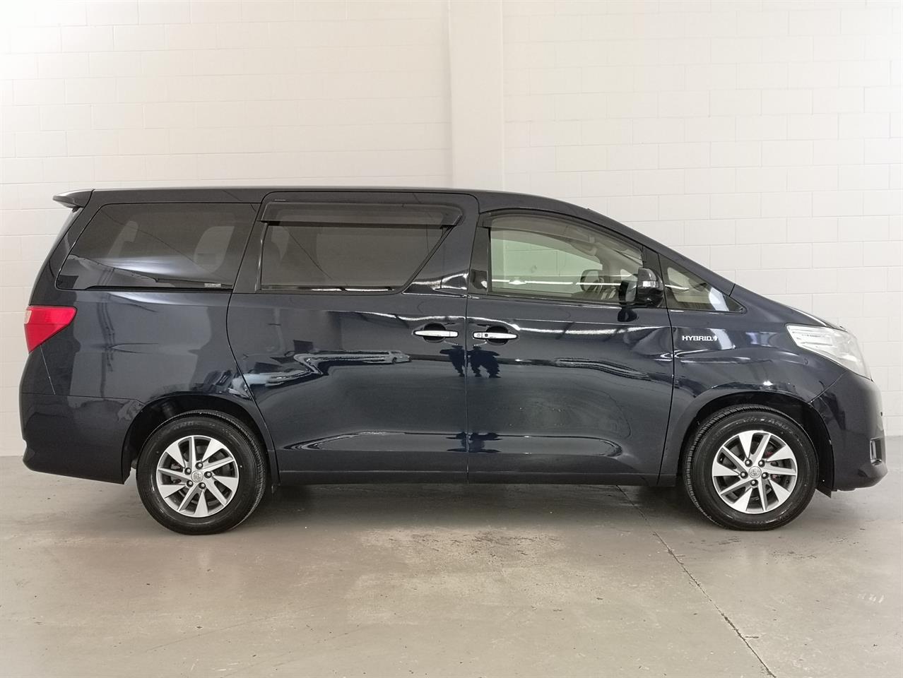 2014 Toyota Alphard