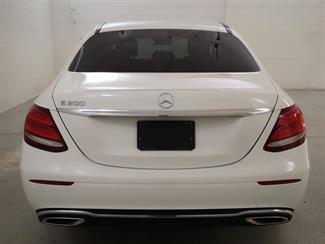 2016 Mercedes-Benz E 200 - Thumbnail