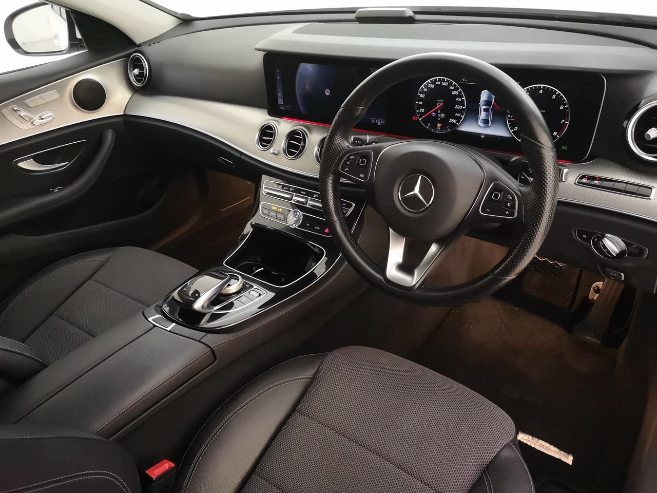 2016 Mercedes-Benz E 200