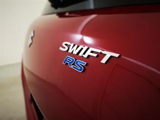 2015 Suzuki Swift - Thumbnail