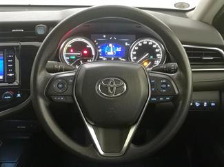 2017 Toyota Camry - Thumbnail