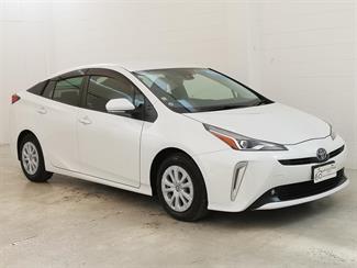 2021 Toyota Prius - Thumbnail