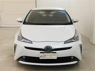 2021 Toyota Prius - Thumbnail