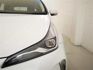 2021 Toyota Prius - Thumbnail