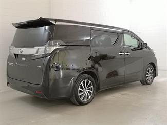 2017 Toyota Alphard - Thumbnail