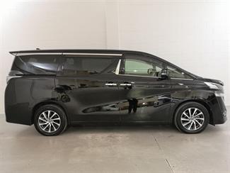 2017 Toyota Alphard - Thumbnail