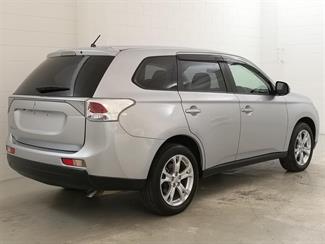 2013 Mitsubishi Outlander - Thumbnail