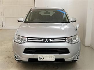 2013 Mitsubishi Outlander - Thumbnail