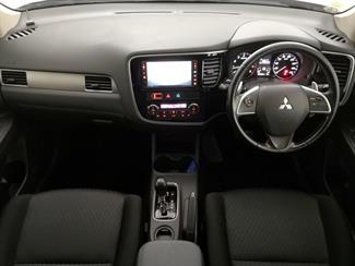 2013 Mitsubishi Outlander - Thumbnail