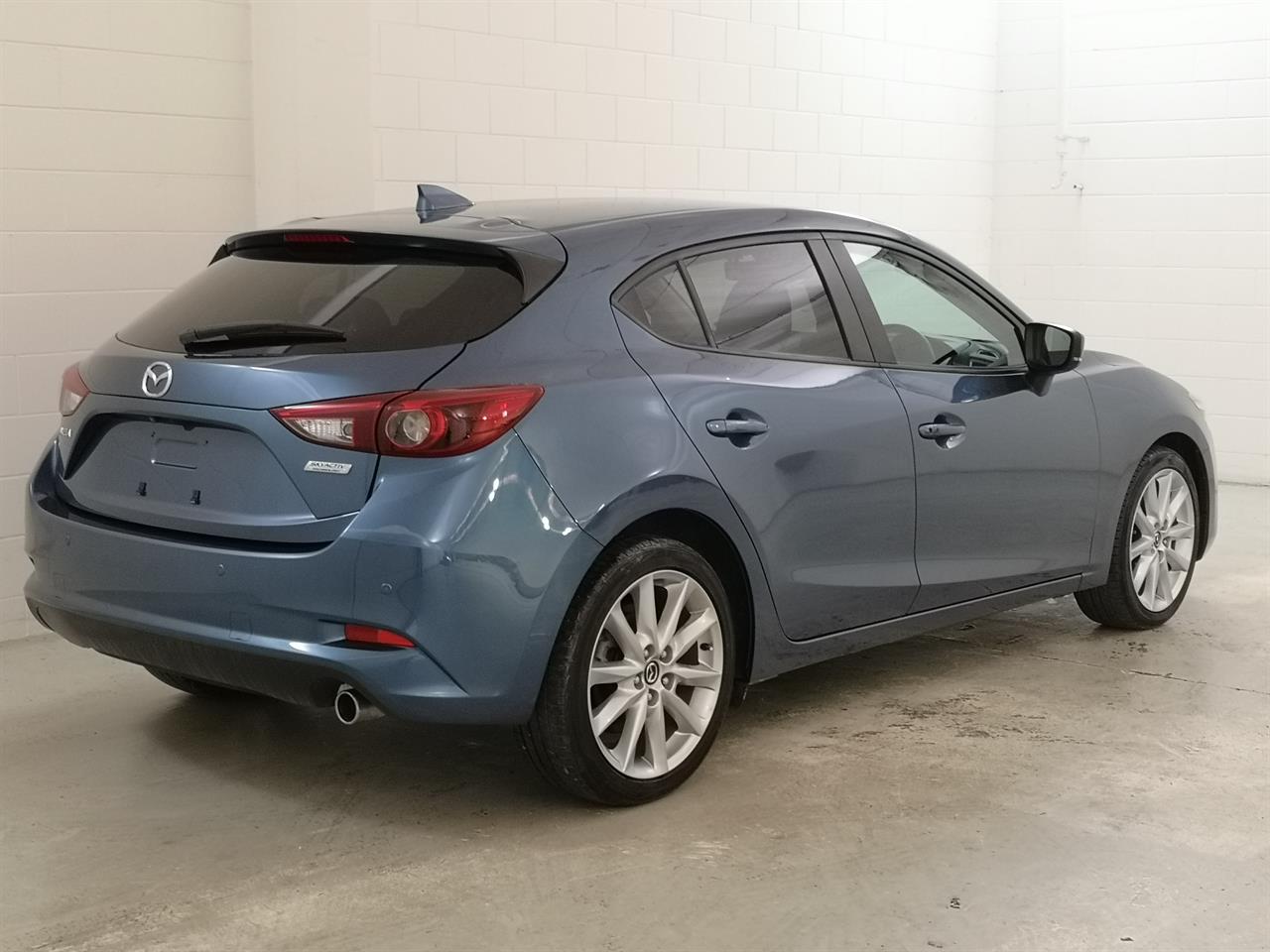 2018 Mazda Axela