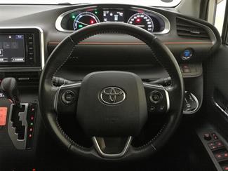 2015 Toyota Sienta - Thumbnail