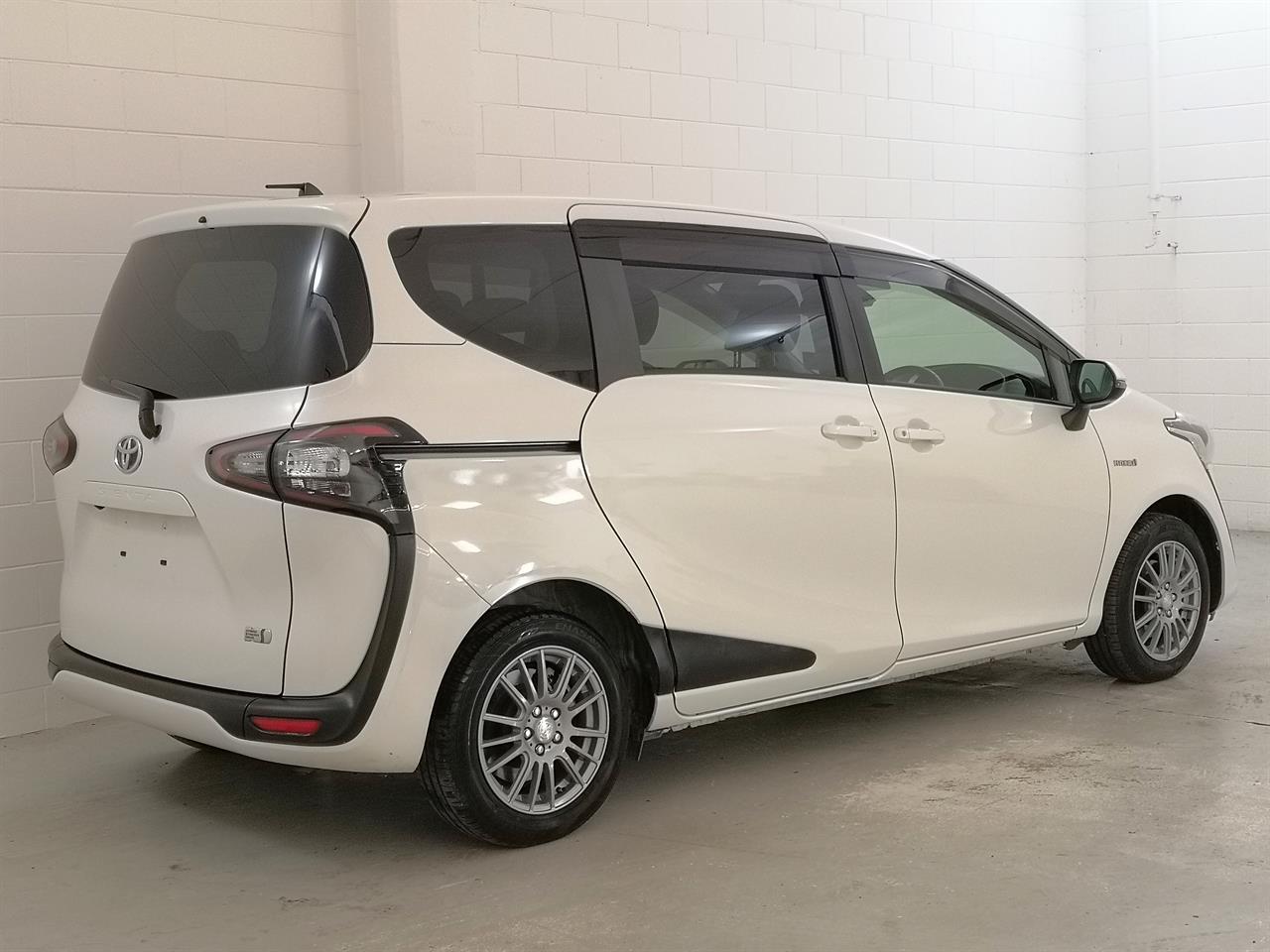 2015 Toyota Sienta