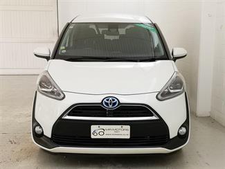 2015 Toyota Sienta - Thumbnail