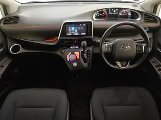 2015 Toyota Sienta - Thumbnail