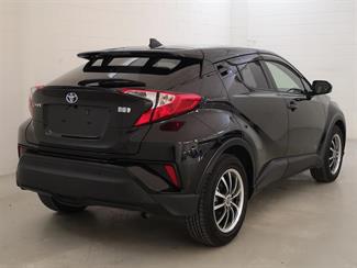 2020 Toyota C-HR - Thumbnail