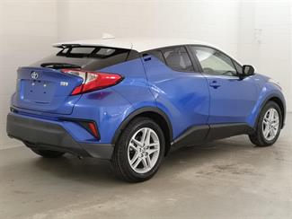 2020 Toyota C-HR - Thumbnail