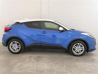 2020 Toyota C-HR - Thumbnail