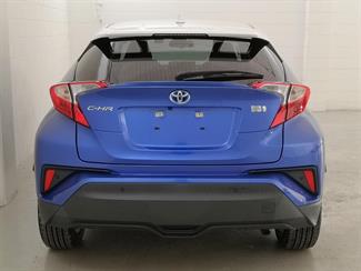 2020 Toyota C-HR - Thumbnail