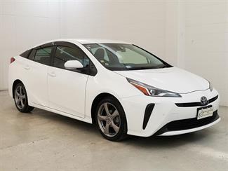 2021 Toyota Prius - Thumbnail