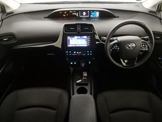 2021 Toyota Prius - Thumbnail