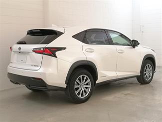 2017 Lexus NX 300h - Thumbnail