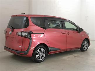 2015 Toyota Sienta - Thumbnail