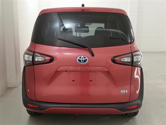 2015 Toyota Sienta - Thumbnail