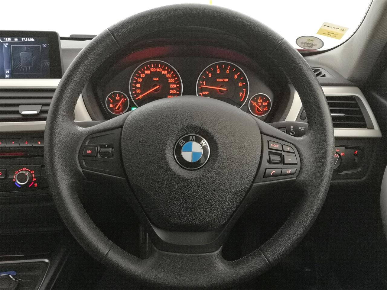 2015 BMW 320i