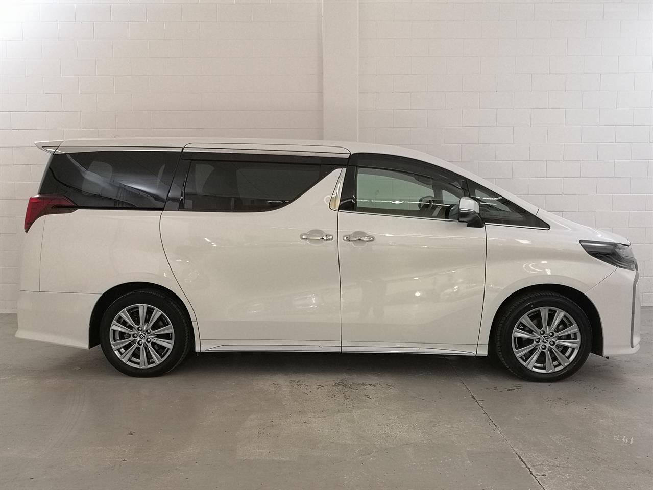 2022 Toyota Alphard