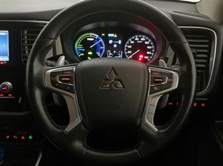 2020 Mitsubishi Outlander - Thumbnail