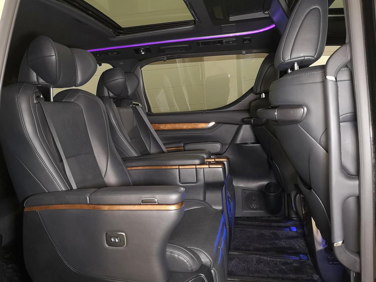 2015 Toyota Vellfire