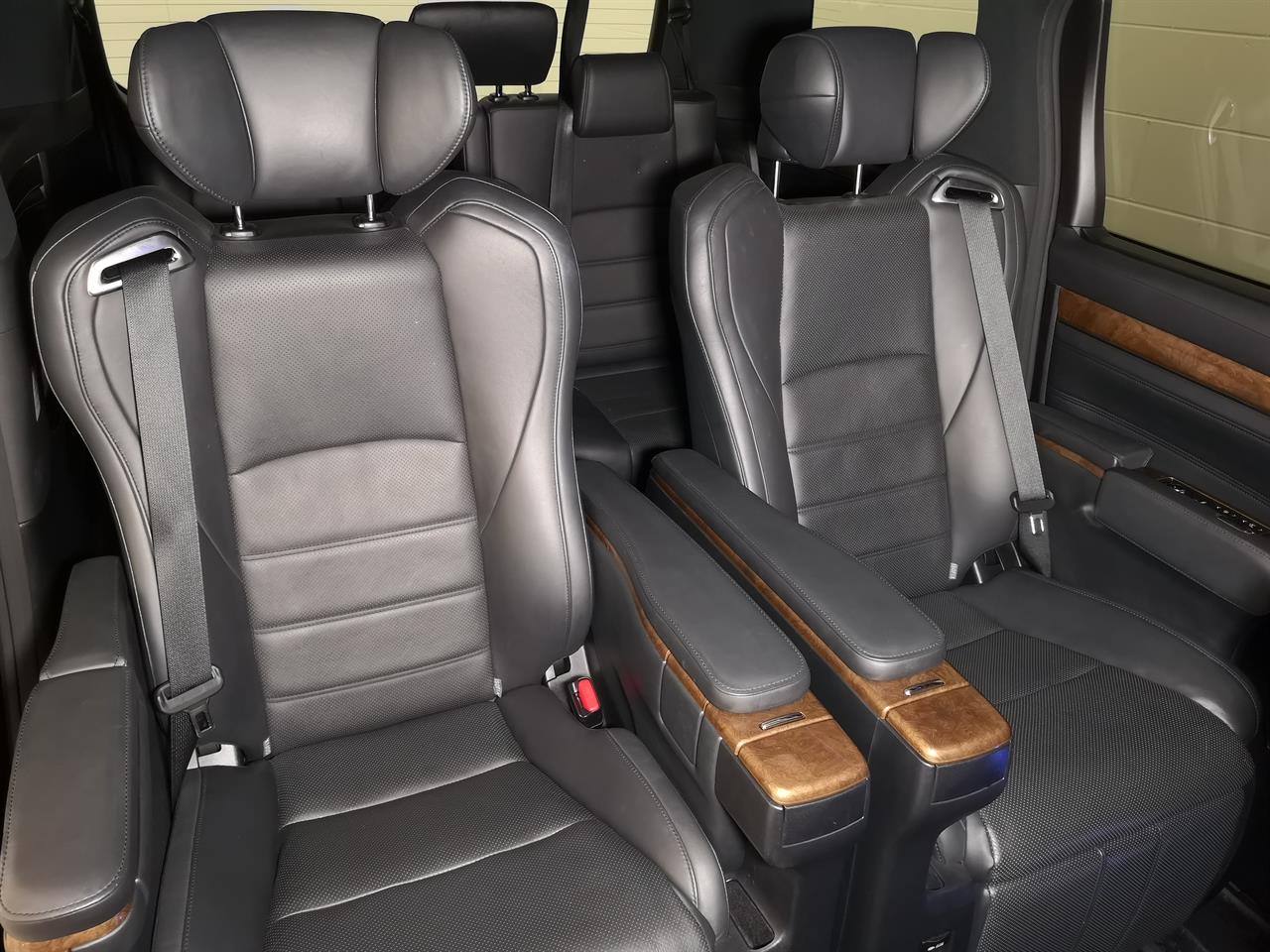 2015 Toyota Vellfire