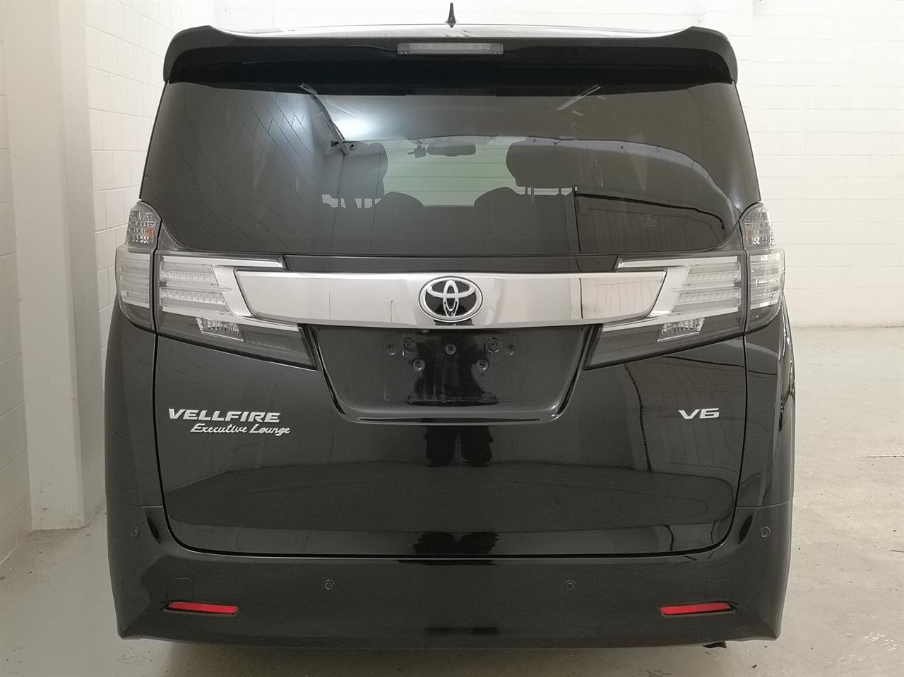 2015 Toyota Vellfire